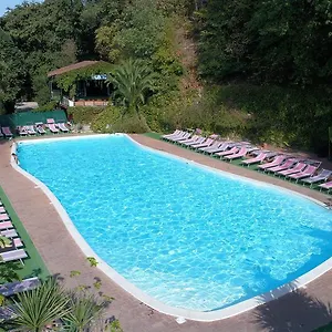 Seven Hills Village Kamp alanı